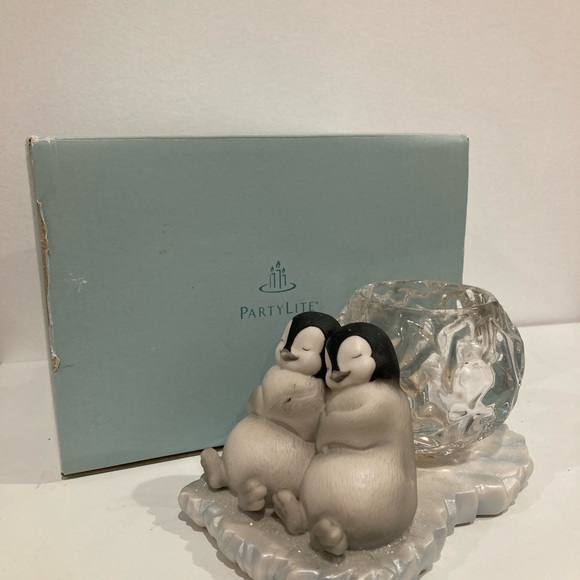 PartyLite Set of 3 Polar Penguin Pals Votive Holders - Picture 10 of 14